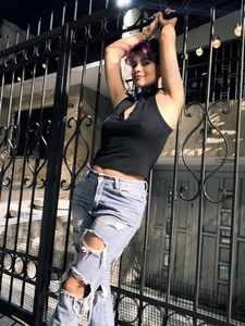 MarianaSanz Something casual out of home Gambar 4