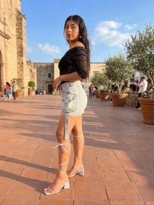 ZoeAndersonn_ Public Billede 4