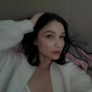 TyraEspina Public Pic 3