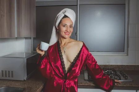 Mia_Mott A good coffee in the morning after a shower ☕ Hình 3