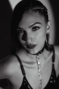 Iriscute: Public ( 3 фото)