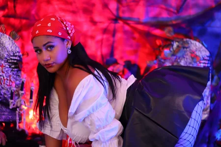 SSCARLETH_ SEXY PIRATE Pic 3