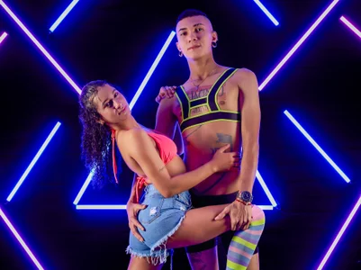 Logan_and_Reachel Public صورة واحدة|Logan_and_Reachel Public صورتان|Logan_and_Reachel Public  صور|Logan_and_Reachel Public  صورة