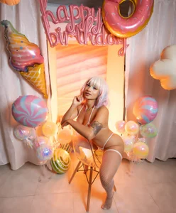 brianathompsonCandy World 🍭🎂图片