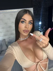 EliteDomina Selfies Pic 5