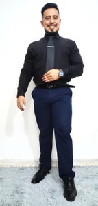 KalethBigDick kullanıcısının Black and blue suit horny albümü -  2 fotoğraf