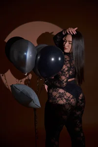 lynda_west Black lingerie🖤 Pic 6