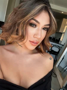 Sassy--Girl Sexy face Pic