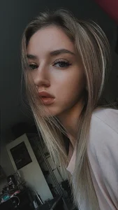 NellieEinspahr just me Pic 2