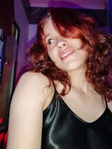 lovely_redhead Public Pic 3