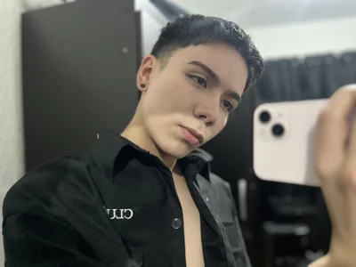 alanblack1 Kiss Pic 6