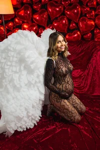 EmiilyHendriixx Valentine Lovers Room💟 Pic 2