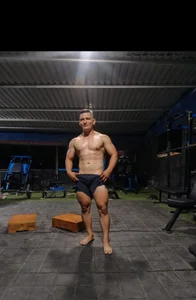 ภาพนู้ด XXX ของ SebasMuscle 3 รูป