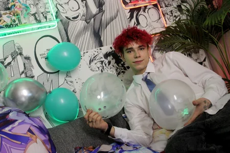 Blaiz_Vok It was my birthday stream 🎂🎁🎈 사진 4