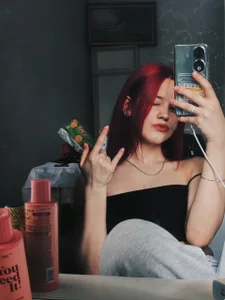 lovely_redhead Public Pic 7