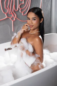 RachelTooms HOT SHOWER🫦 Pic 5