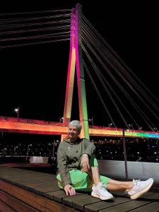 roxana_brooks Neon orgasm Poză 6