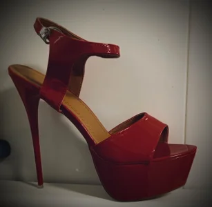 Hornyboyspanish2 kullanıcısının High Heels albümü -  fotoğraf