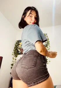 Valery_rhoades Public Foto 8