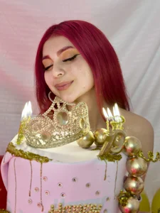 CHERRYY_BOMB_のMY BIRTHDAY 🥳の 2枚の写真