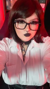 Sexy secretary! 🖤 de Mariana_velezz  2 Imagens