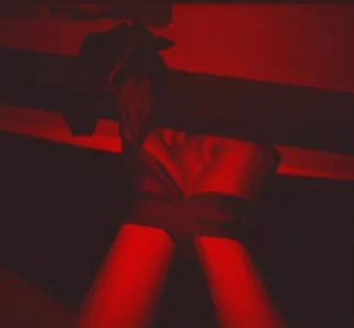 LIBERTINE_HOT_Gourmandise Moi en soiré gogo et club libertin Pic 3