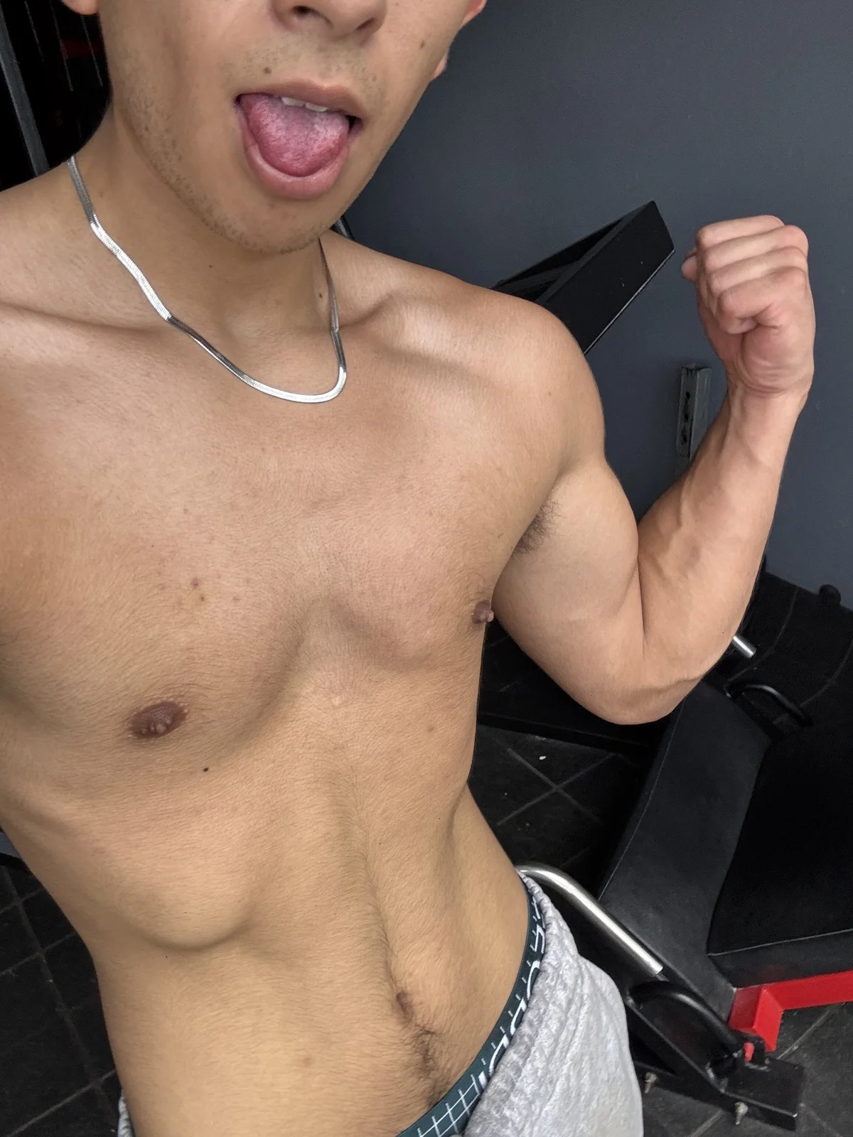 AndyJustgame_ 님의 트렌드 중인 사진  364개