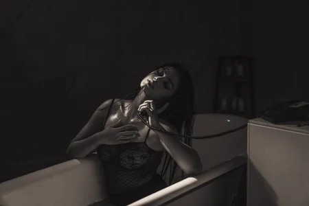 LiaSalvatore: Classic ( 3 фото)