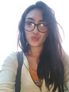 Aria_Sims Kiss Εικόνα