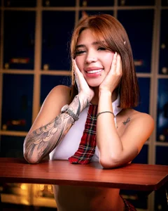 Skyxox_ I'm a girl, I'm for you, I'm Sky.  4টি ছবি