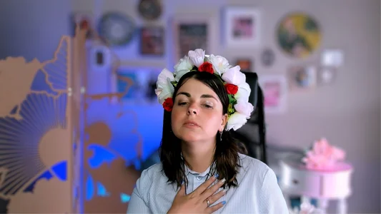 𝑻𝒉𝒆𝒓𝒆 𝒊𝒔 𝒃𝒆𝒂𝒖𝒕𝒚 𝒊𝒏 𝒆𝒗𝒆𝒓𝒚𝒕𝒉𝒊𝒏𝒈, 𝒃𝒖𝒕 𝒏𝒐𝒕 𝒆𝒗𝒆𝒓𝒚𝒐𝒏𝒆 𝒊𝒔 𝒈𝒊𝒗𝒆 od MartaEdams  snímek