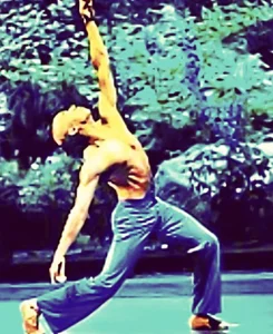 MufasaKingTee The dancer  3টি ছবি