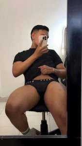 AaronRizzo 🍑🔥 Foto