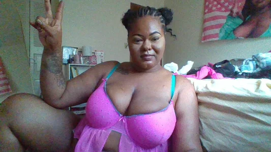 TharealBunn Basic cutie Pic 2