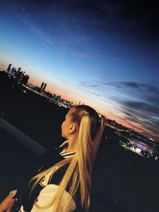 NaomiHita Public Immagine  6