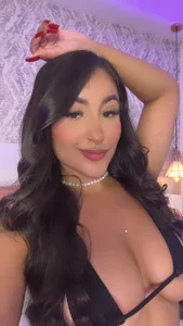 Aishapeyton_ For Your Eyes Only Pic