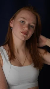 KarlynGow Whisper My Name Foto