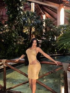 valerietnt LOVE BEACH Pic 3