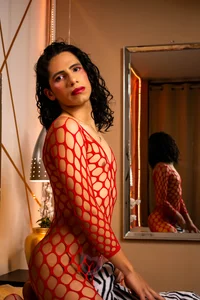 TylerBloom hello bby i like the color Red  2টি ছবি