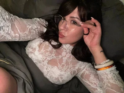 AliceGreer Public Pic 3