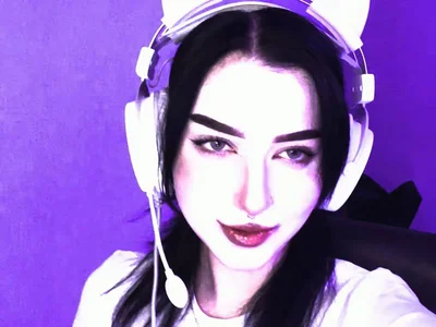 FaviolaHurl at this moment I'm wet 🥵🥵 Pic 3