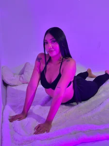 🔥 Proof that a good mood can completely change the way you look. od Samantha_Bale  2 snímek
