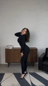 Ariella_Sol black cat Foto 2