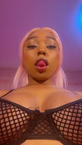 KissesByNyra Nyraa Pic