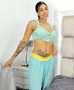 ValerieSoto Sexy Cosplay girl Pic 3