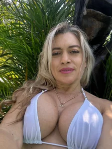 Ameliacooley Public Pic 4