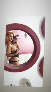 Yours to enjoy 🙈 od Maddisonsin  4 snímek