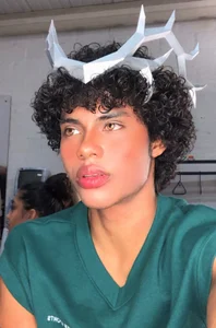 ⭐Diferent faces⭐ od Lucas_eevans  3 snímek