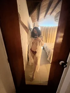 VanesssaMilf_ Public  3টি ছবি