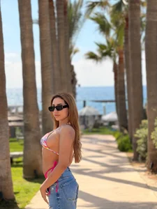 GinaValentinna 👙🌊 รูป  2